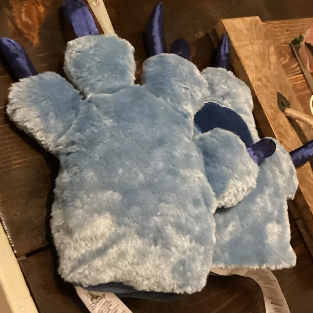 Disney Lilo & Stitch Paws